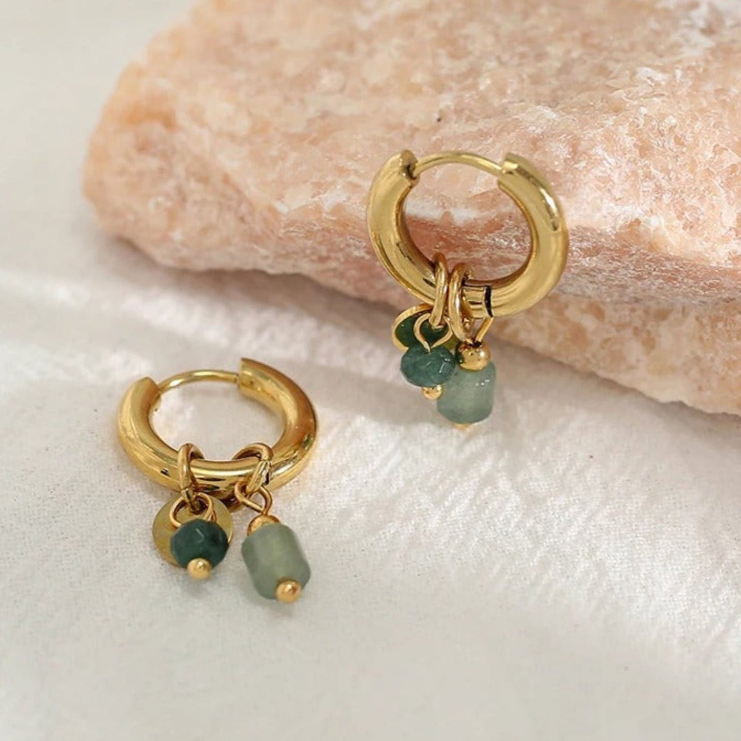 Aretes bolas de colores